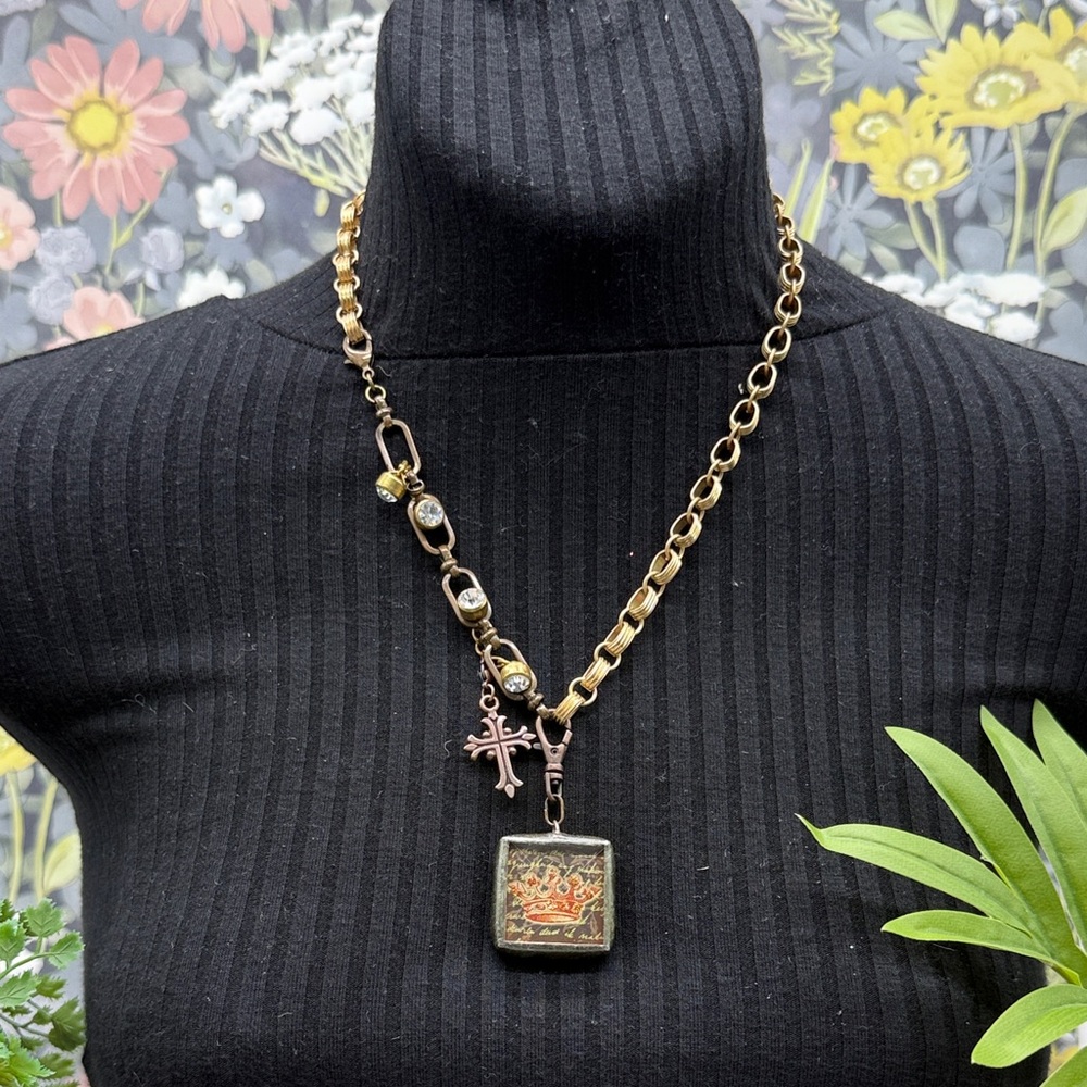 ⭐️Adorned Crown Jewelry assemblage bezel red crown mix metal dual side necklace